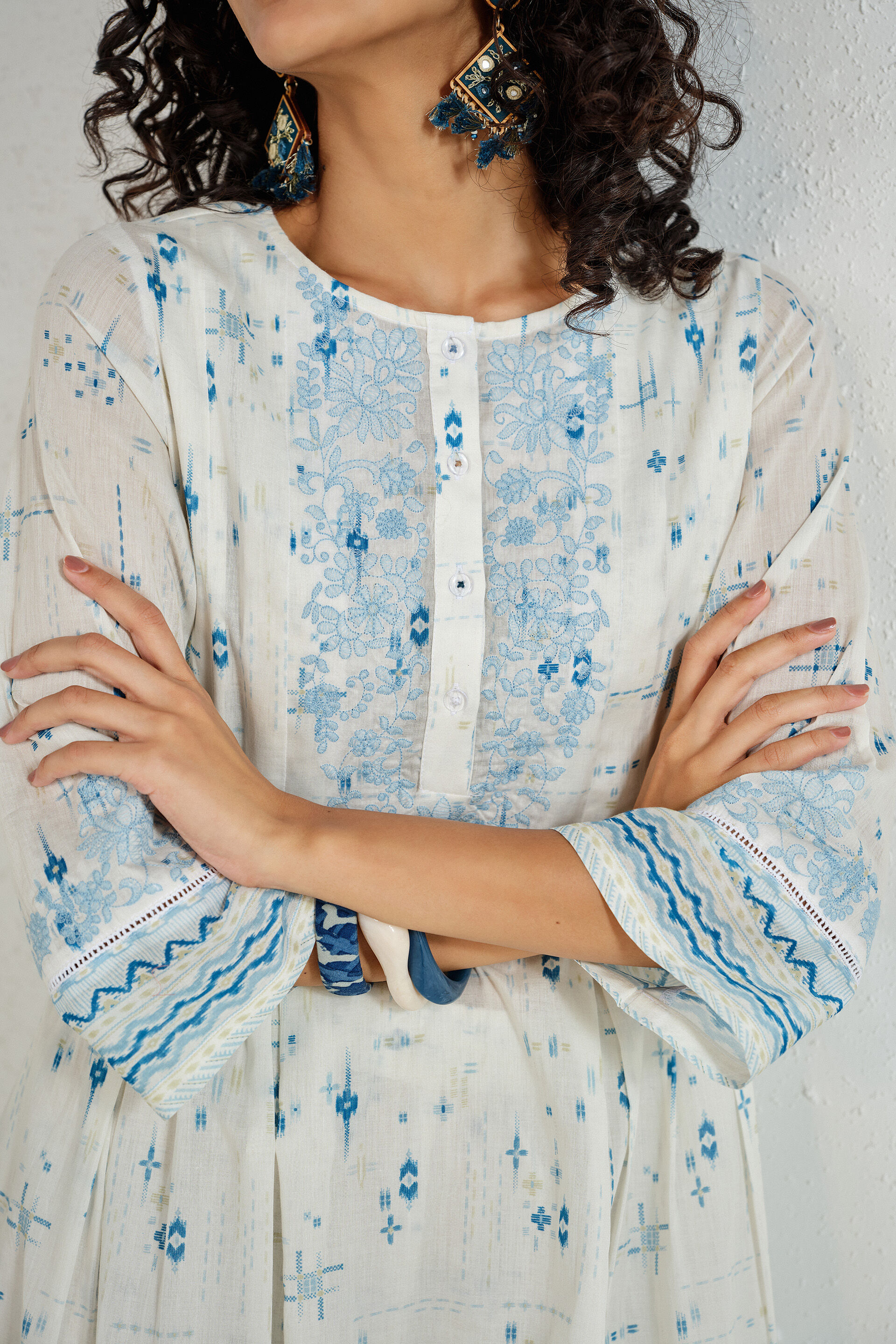 Safed Embroidered Cotton Kurta Set, White, image 3